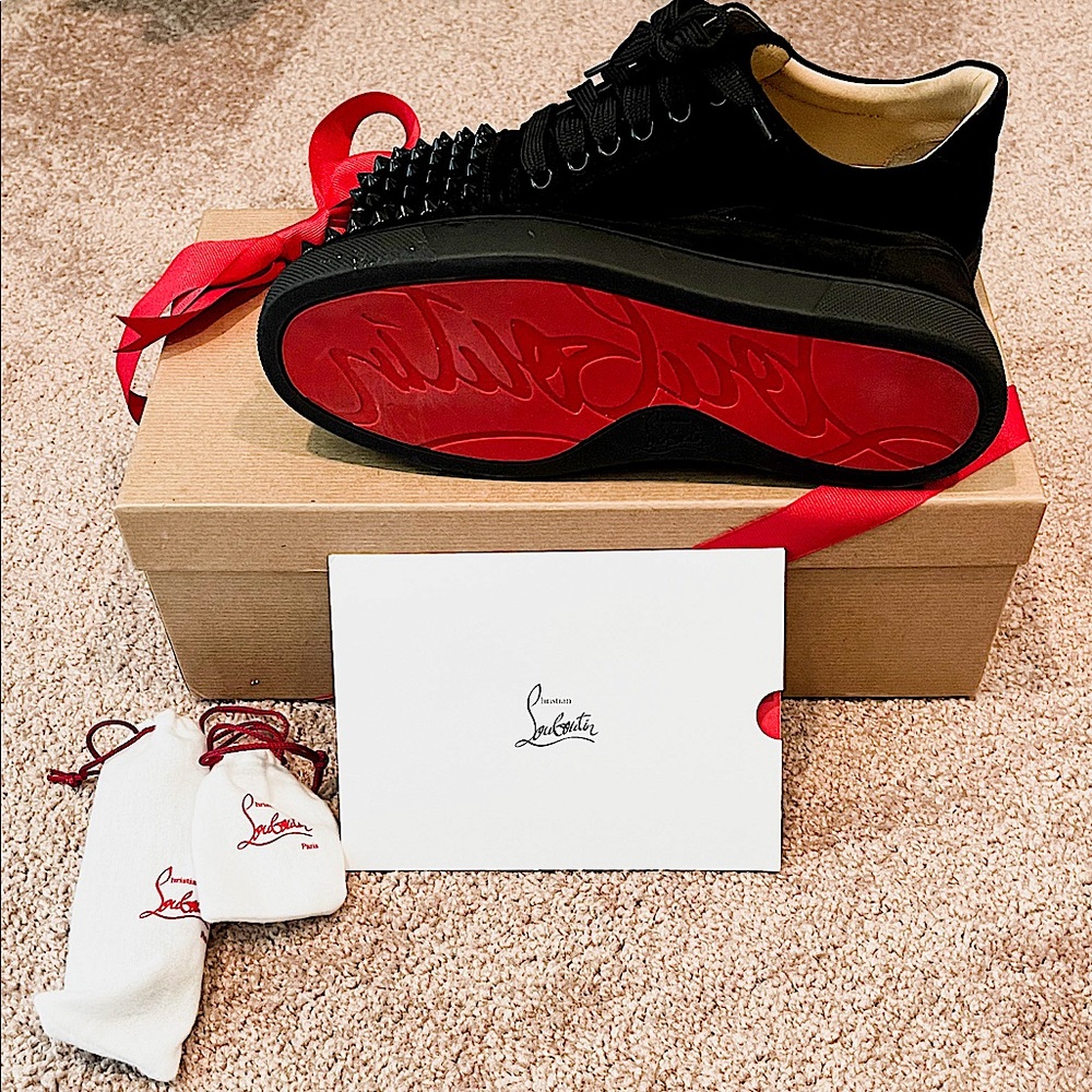 BARELY WORN Christian Louboutin Veau Velours